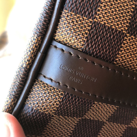 Authentic LV Speedy Damier Bandouliere 30 - Picture 10 of 16
